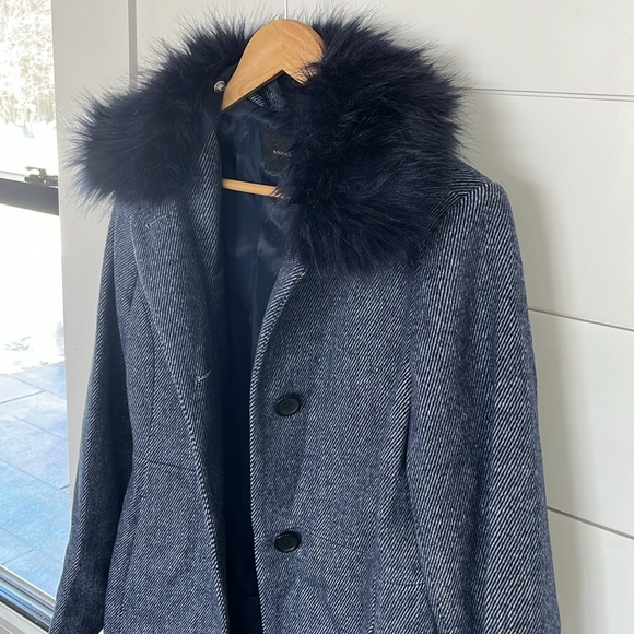 NWOT Banana republic Tailored Coat with faux fur collar. Blue Heather. - Picture 3 of 8